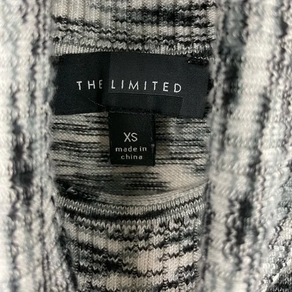 The limited turtleneck long sleeve tee top - Picture 4 of 6